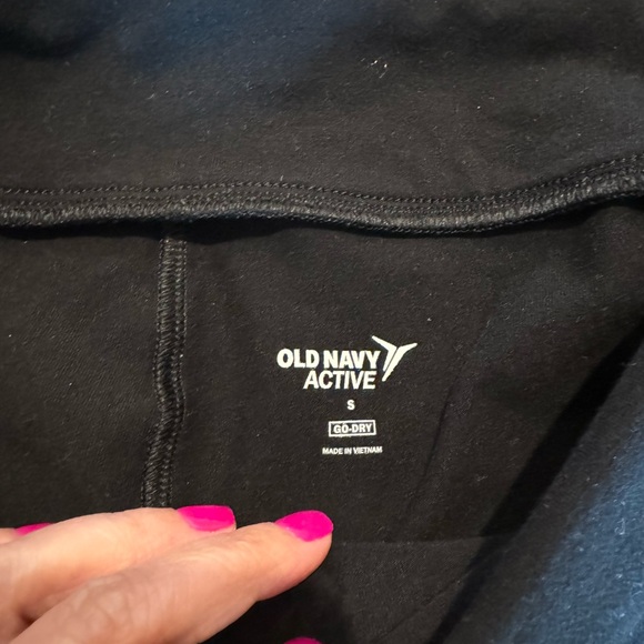 •Old Navy Maternity Shorts• - Picture 2 of 5